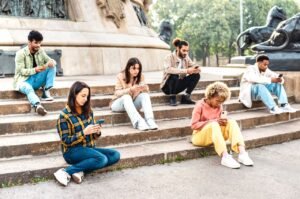 Why More and More Young People Are Turning to Digital Investments